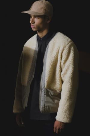 オープニングセレモニーでメイデンノアール×バンズとのコラボシューズを世界に先駆け発売