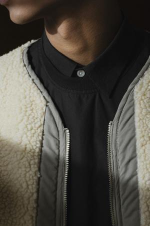 オープニングセレモニーでメイデンノアール×バンズとのコラボシューズを世界に先駆け発売