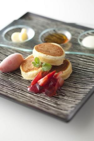 ホテルニューオータニ大阪で“いちご狩り”ビュッフェが今年も！丸かじり食べ比べやいちごサンド、ブリュレなど