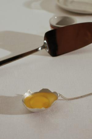 出来損ないのオムレツがジュエリーに！ストックホルム発ジュエリーブランド、オール ブルースが日本初上陸