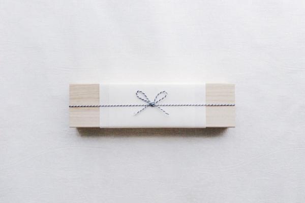 鹿児島睦の作品が干菓子に、太宰府天満宮の公式土産「梅とうぐいす」が期間限定先行販売中