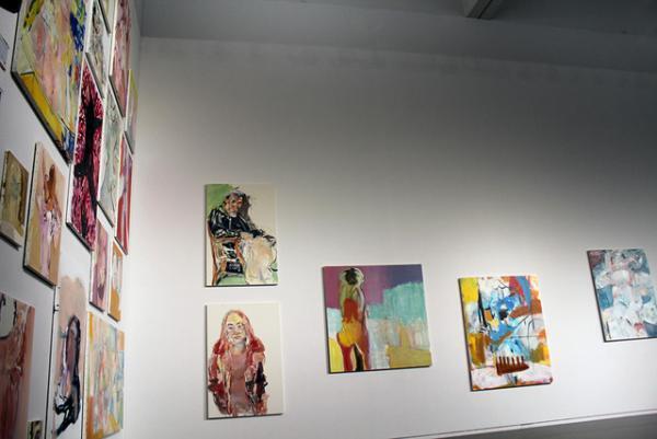 山本耀司、世界をつなぐにはアートしかない。「画と機 山本耀司・朝倉優佳」展が開幕【レポート】