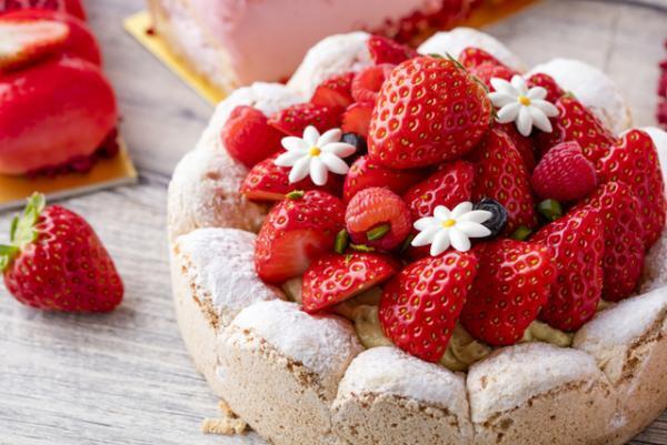 苺づくしのデザートサーカス!?夢のようなヒルトン東京のストロベリーデザートブッフェ