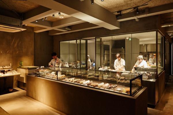 趣向を凝らしたパティスリィ アサコ イワヤナギの“宝石パフェ”を自分へのご褒美に【パフェの名店_03】