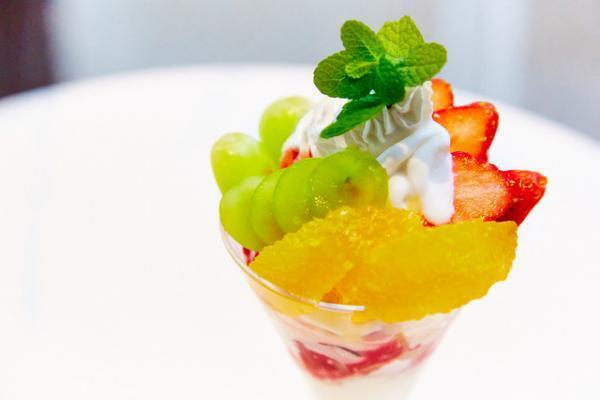 ヘルシー志向も納得！自家製フローズンヨーグルトと旬のフルーツが味わえる吉祥寺・ウッドベリーズマルシェ【パフェの名店_04】