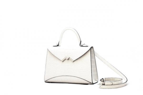 モワナがクリスマスアイテムを発売、オーナメントのようなバッグやスモールレザーグッズなど