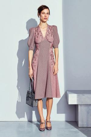 ボッテガ・ヴェネタから17年アーリーフォールコレクションが到着