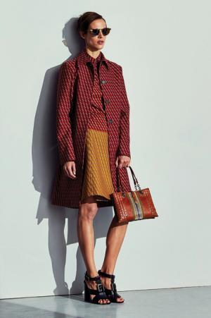 ボッテガ・ヴェネタから17年アーリーフォールコレクションが到着