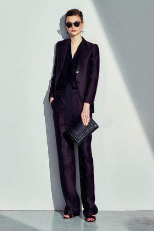 ボッテガ・ヴェネタから17年アーリーフォールコレクションが到着