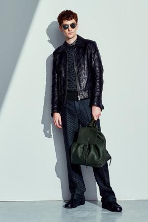 ボッテガ・ヴェネタから17年アーリーフォールコレクションが到着