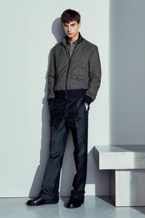 ボッテガ・ヴェネタから17年アーリーフォールコレクションが到着