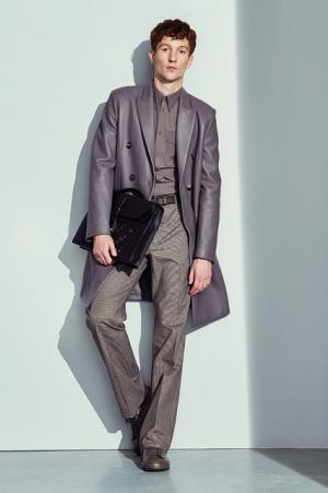 ボッテガ・ヴェネタから17年アーリーフォールコレクションが到着