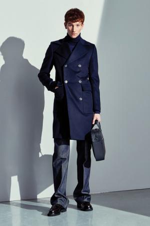 ボッテガ・ヴェネタから17年アーリーフォールコレクションが到着