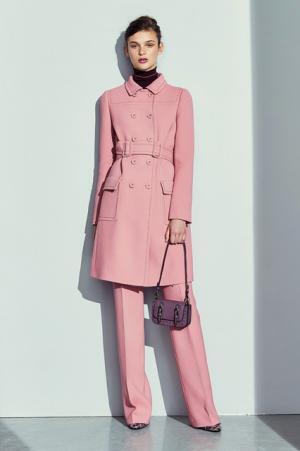 ボッテガ・ヴェネタから17年アーリーフォールコレクションが到着