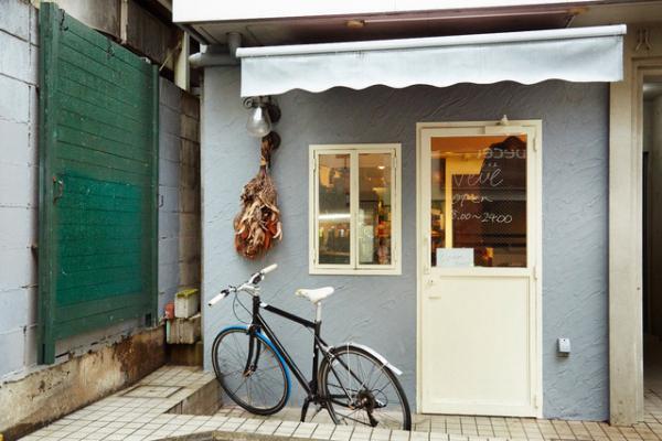 自然派ワインとパフェを愉しむ下北沢の新名所ノイエ【パフェの名店_05】