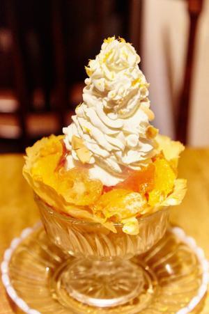 自然派ワインとパフェを愉しむ下北沢の新名所ノイエ【パフェの名店_05】