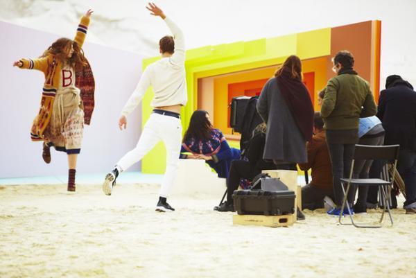 ステラ・ジャン×ユナイテッド カラーズ オブ ベネトン、特別なニットコレクションを発売