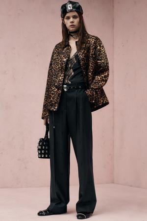 アレキサンダー ワン×カンゴール(R)の限定ハンチングキャップ発売