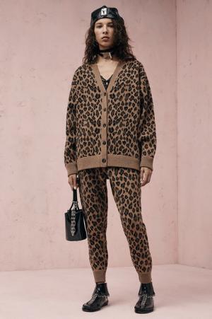 アレキサンダー ワン×カンゴール(R)の限定ハンチングキャップ発売