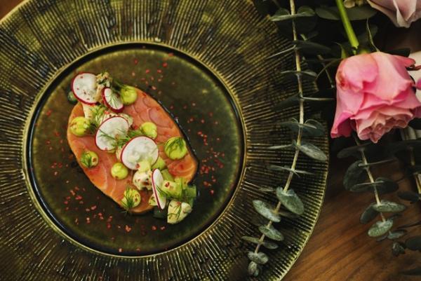 冬の贅沢食材を堪能、パンの器のチーズフォンデュなどアンダーズ 東京の季節限定メニュー