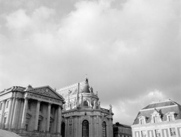 カール・ラガーフェルドが捉えたヴェルサイユ宮殿が日本初公開、銀座で写真展開催