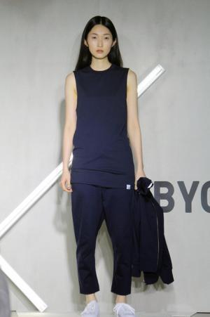 アディダス オリジナルス、新アパレルコレクション「XBYO」発売。日本が誇るパターン技術、素材を採用