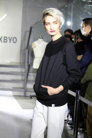 アディダス オリジナルス、新アパレルコレクション「XBYO」発売。日本が誇るパターン技術、素材を採用