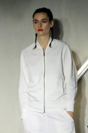 アディダス オリジナルス、新アパレルコレクション「XBYO」発売。日本が誇るパターン技術、素材を採用