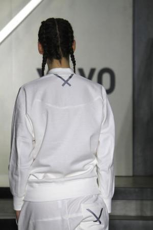 アディダス オリジナルス、新アパレルコレクション「XBYO」発売。日本が誇るパターン技術、素材を採用