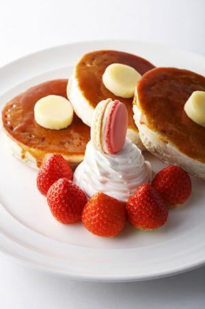 ホテルニューオータニの“スーパーショートケーキ”など23種のいちごメニューが登場する「いちごフェア2017」