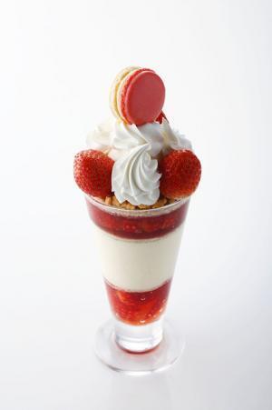 ホテルニューオータニの“スーパーショートケーキ”など23種のいちごメニューが登場する「いちごフェア2017」
