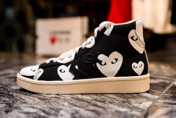 プレイ・コムデギャルソンに新コンバーススニーカー登場