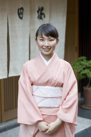 京料理の名店、茶人の若女将オススメは「京華堂利保」の「濤々」【京都粋人の手土産】