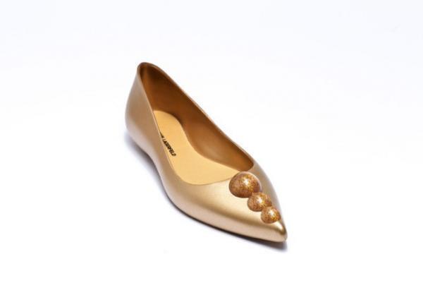 カール・ラガーフェルド×メリッサのコラボシューズデビュー。新宿伊勢丹で先行販売