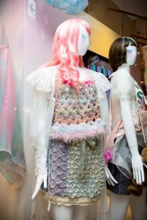 大盛況のトーキョーパステル。himitsu by Syrup.や縷縷夢兎、せきやゆりえら参加