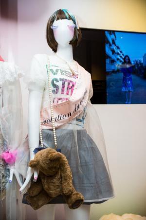 大盛況のトーキョーパステル。himitsu by Syrup.や縷縷夢兎、せきやゆりえら参加