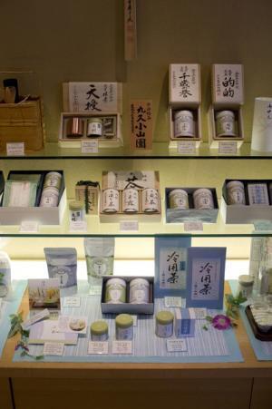 西陣の若旦那のおもたせは「丸久小山園」の抹茶菓子【京都粋人の手土産】