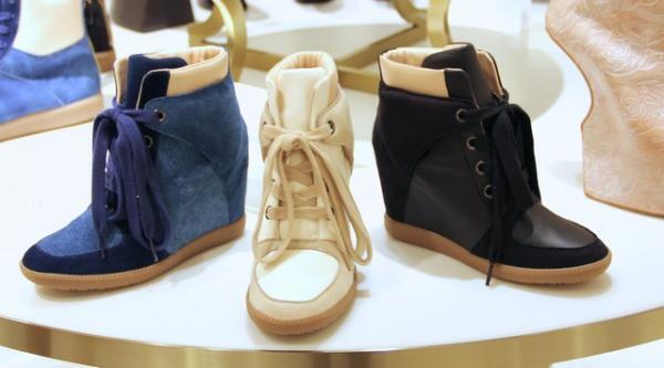 セレブが大人買いする靴デザイナー舘鼻則孝によるスニーカーブランドがスタート