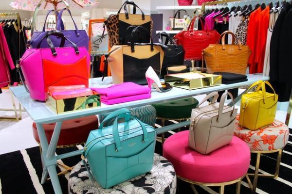 20周年のケイトスペード、期間限定イベント開催。新バッグ、ダーセルとのコラボ先行披露