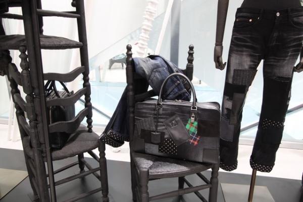 ロエベ×ジュンヤ、ドーバー銀座で先行ローンチ。ロエベ水口CEO曰く“コントラスト”