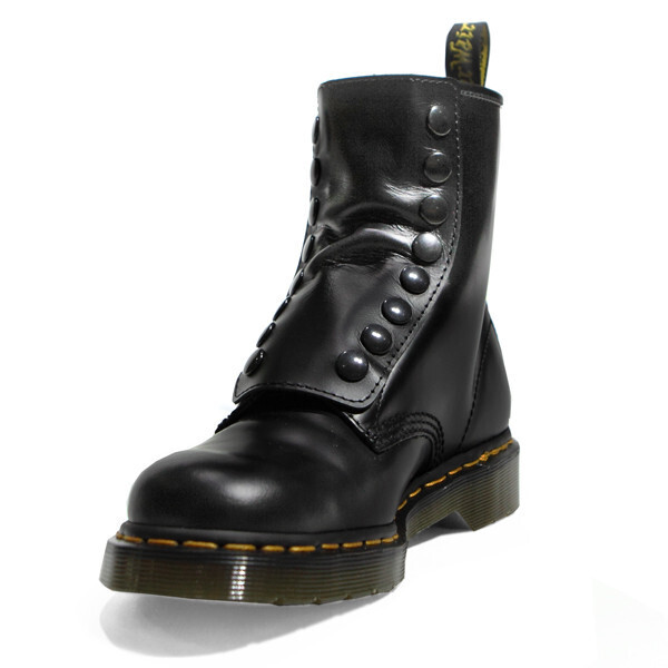 リミフゥ仕様のドクターマーチン8ボタンブーツ登場