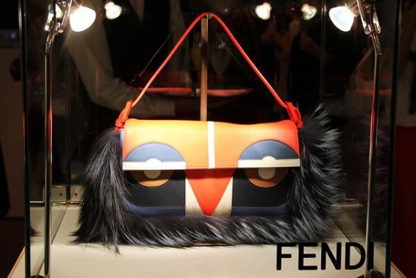 フェンディから新キャラ誕生。「バッグバグズ」コレクション日本先行発売