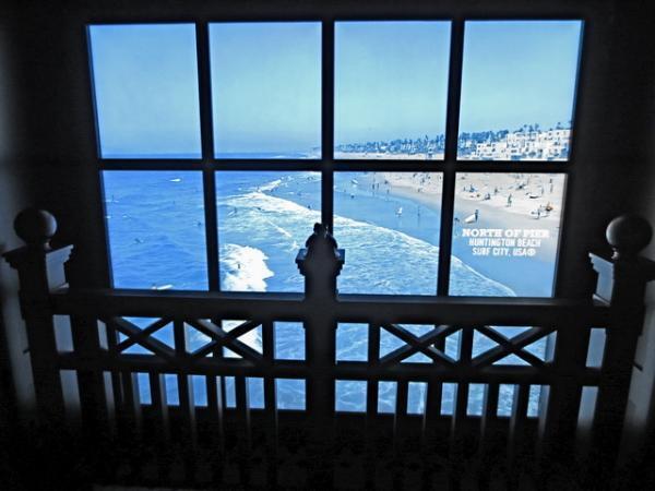 ホリスター、日本上陸。ららぽーと横浜に出店。ビーチ桟橋上のショップがコンセプト