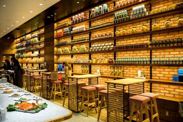 大手町オーテモリのHUGE新スパニッシュはエルブジ仕込みの魚介食堂