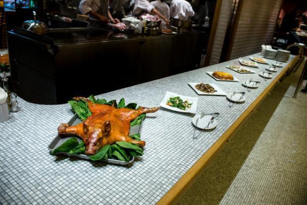 大手町オーテモリのHUGE新スパニッシュはエルブジ仕込みの魚介食堂