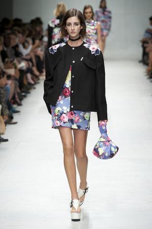 カルヴェンは、90年代スタイルにクチュールスタイルをミックス【14SSパリウィメンズ】