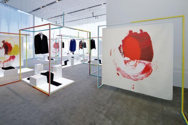 ディオールオム表参道でインスタレーション公開中、クリス・ヴァン・アッシュも来日