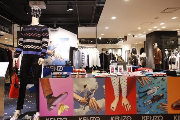 ケンゾー、伊勢丹メンズにトイレットペーパーとコラボショップオープン