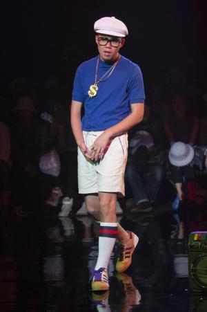 75周年のカンゴール、ランウエイとパフォーマンスで世界観表現