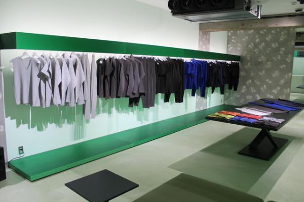 イッセイ・ミヤケの革新性を伝えるリアリティ・ラボの新ショップがオープン。メンズのプリーツブランドもデビュー